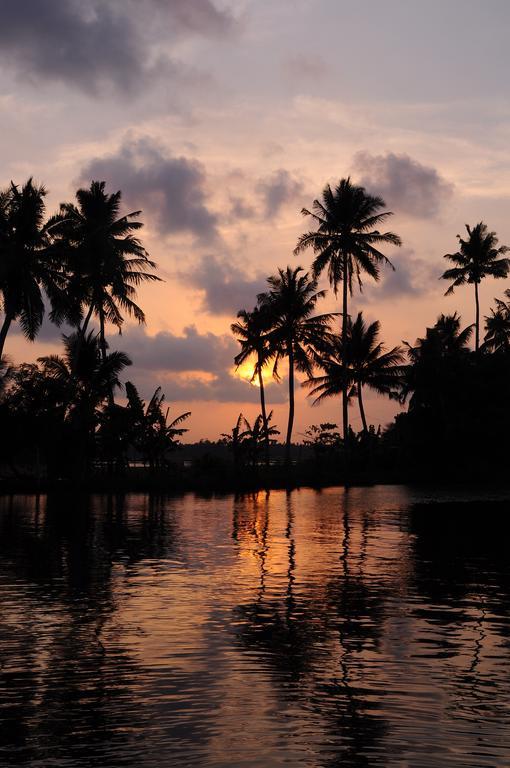 Xandari Riverscapes Alappuzha Екстериор снимка