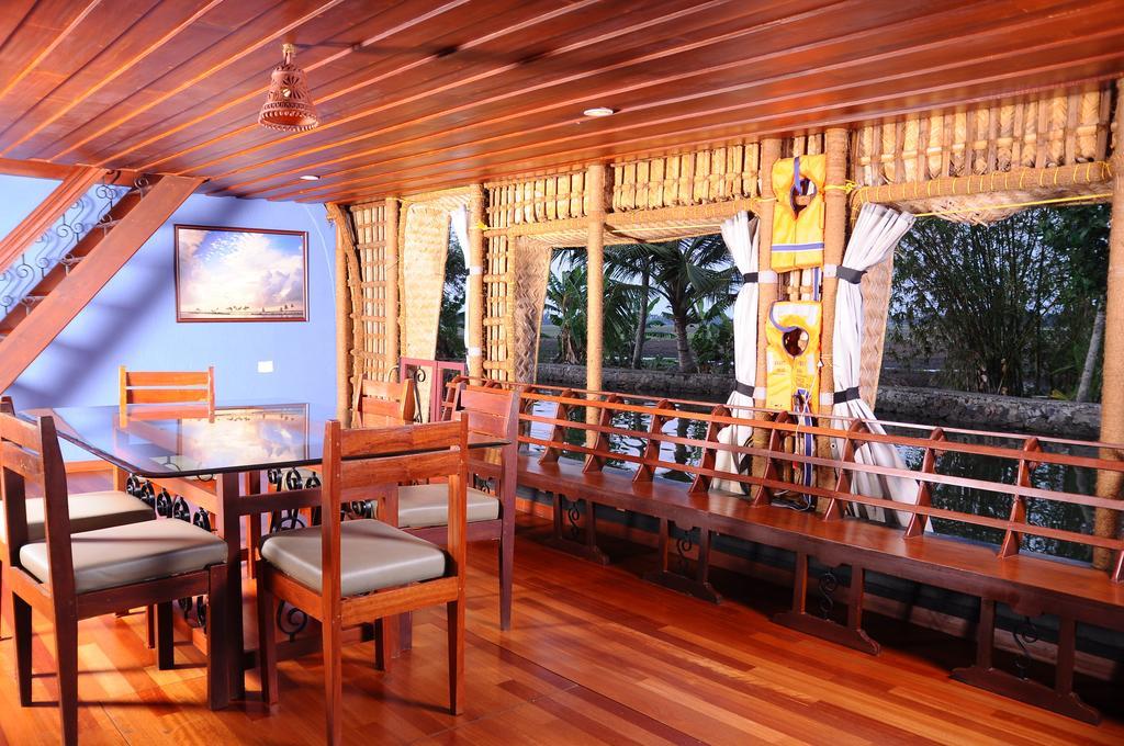 Xandari Riverscapes Alappuzha Екстериор снимка